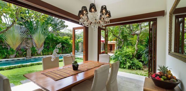 Villa Kalimaya III, Dining Table